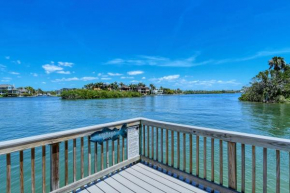 6061 EPW Steps from the Intracoastal Waterway